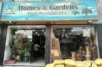 Homes & Gardens