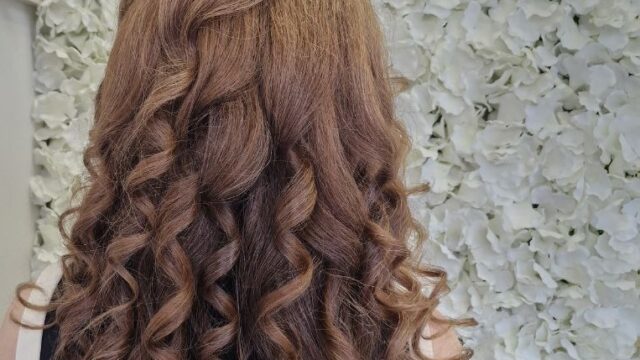 Hair ‘N Mirror Studio