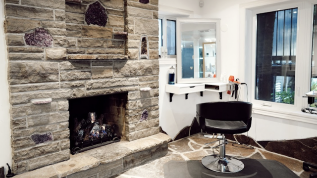 Parisa Paghik Salon